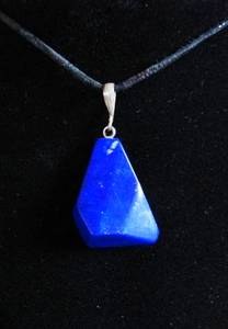 LAPIS LAZULI PENDANT ( 10gr/2.8cm)