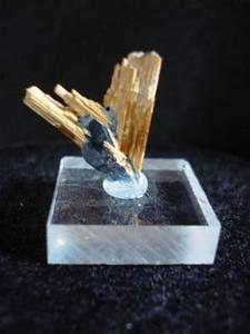 RUTILE ON HEMATITE ( 10gr/2.2cm)