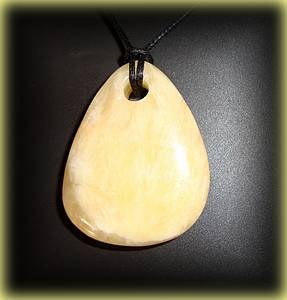 YELLOW CALCIT PENDANT 2(26gr/4.2cm)