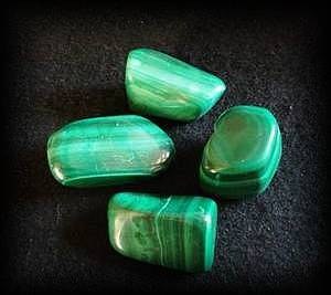 MALACHITE POLISHED (20 gr/2.5 cm)