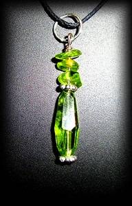 PERIDOT CARVED PENDANT(8gr/3cm)