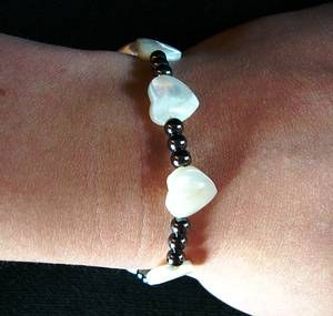 PEARL HEART+HEMATIT BRACELET(15gr/elastic)