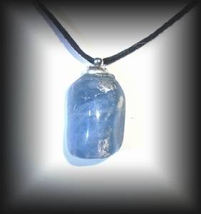 MAGNETIC AQUAMARINE PENDANT(11 gr/2.5 cm)