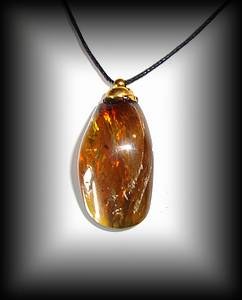 MAGNETIC AMBER PENDANT3(10gr/3.cm)