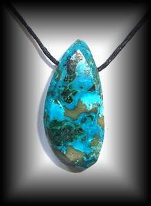 CHRYSOCOLLE PENDANT 9(20 gr/4.4 cm)