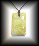 CHRYSOPRASE PENDANT 8(20 gr/3.8 cm)