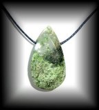 DIOPSIDE TEAR PENDANT2(20 gr/3.7 cm) 