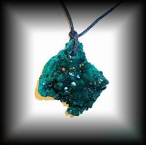 DIOPTASE PENDANT 4(20 gr/3.5 cm)