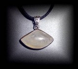 MOONSTONE PENDANT 9( 7 gr/2.5cm)