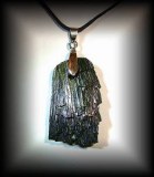 EPIDOTE CRYSTAL PENDANT(20 gr/3.6 cm)