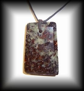 RECTANGLE EUDIALYTE PENDANT2(22 gr/4.2 cm)