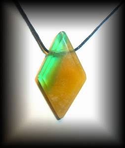 GREEN YELOW FLUORITE PENDANT ( 30 gr/4.8 cm)