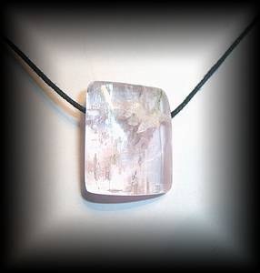 KUNZITE CRISTAL PENDANT2( 25 gr/3 cm)