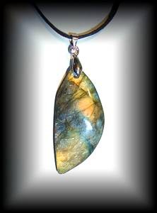 LABRADORITE PENDANT16(10 gr/4 cm)