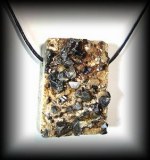 ROUGH MAGNETITE PENDANT(30 gr/3.5 cm)