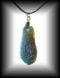 MOLDAVITE PENDANT ( 16 gr/4.3 cm)