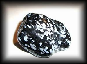 POLISHED SNOW FLAKE OBSIDIAN PEBBLE( 18gr/3.8cm)