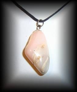 PINK OPAL PENDANT ( 10 gr/3.5 cm)