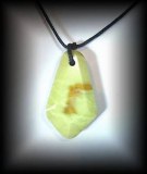 GREEN OPALE MADAGASCAR PENDANT ( 15 gr/4 cm) 