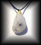 MAGNETIC MOONSTONE PENDANT ( 10 gr/2.5 cm)