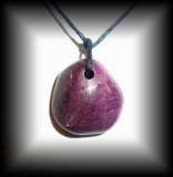  RUBIS PENDANT2 (25 gr/ 2.5 cm)