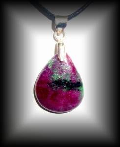 RUBY TEAR PENDANT(10 gr/2.6 cm)