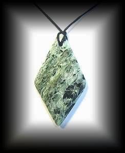 SAVOILITE PENDANT 13(28 gr/6.6 cm)