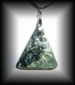 SERAPHINITE PENDANT3(19 gr/4 cm) 