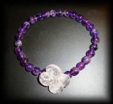 BRACELET AMETHYSTE+QUARTZ ROSE FLEUR(20gr/élastique)