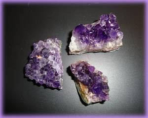 AMETHYSTE CRISTAUX ( 90 gr/les 3)