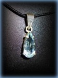 PENDENTIF TOPAZE BLEUE(5gr/1.3cm)