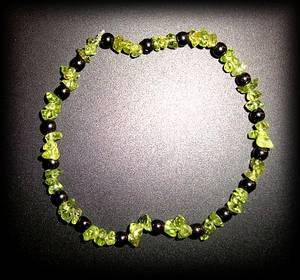 BRACELET PERIDOT MAGNETIQUE(19gr/élastique)