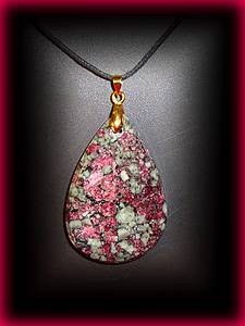 PENDENTIF EUDIALYTE5( 28gr/4.5cm)