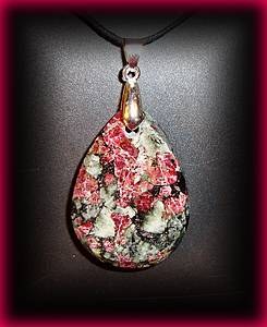 PENDENTIF EUDIALYTE4( 20gr/3.5cm)