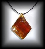 PENDENTIF AMBRE MAGNETIQUE( 10gr/3.3cm)