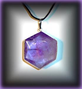 PENDENTIF AMETHYSTE HEXAGONAL (11gr/2.5cm)