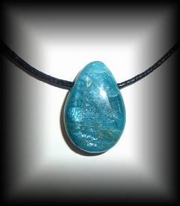 PENDENTIF APATITE BLEUE 4 (15 gr/3 cm)