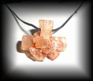 PENDENTIF ARAGONITE CRISTAUX2( 15 gr/3 cm)