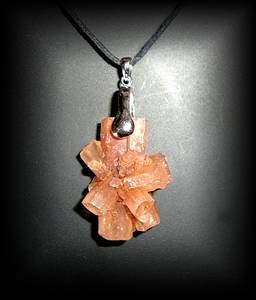 PENDENTIF ARAGONITE CRISTAUX( 15gr/3cm)