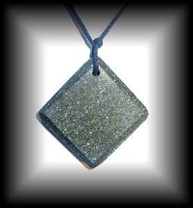 PENDENTIF CHROMITE3 (24 gr/ 4 cm)