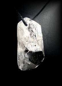 PENDENTIF DANBURITE BITERMINE 2(20 gr/4 cm) 