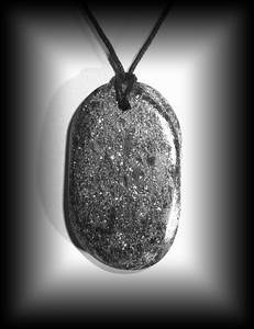 PENDENTIF SPECULARITE ovale(LE TOP!!!) (30 gr/ 4.5 cm)