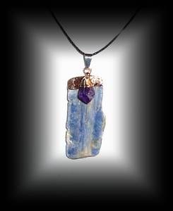 PENDENTIF CYANITE AMETHYSTE ( 15 gr/4.5 cm)