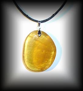 PENDENTIF FLUORITE JAUNE(20gr/3.6cm)