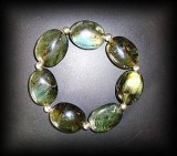 BRACELET LABRADORITE GALETS( 50gr/élastique)