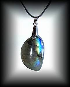 PENDENTIF LABRADORITE 24(18 gr/3.6 cm)