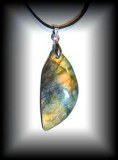 PENDENTIF LABRADORITE16(10 gr/4 cm)