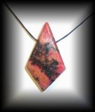 PENDENTIF RHODONITE 4(35 gr/5.4 cm) 