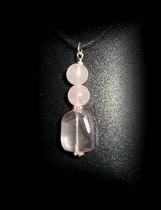 PENDENTIF QUARTZ ROSE FACETTE3(10gr/3cm)