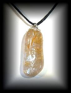 PENDENTIF QUARTZ RUTILE MAGNETIQUE(12 gr/3.5 cm)